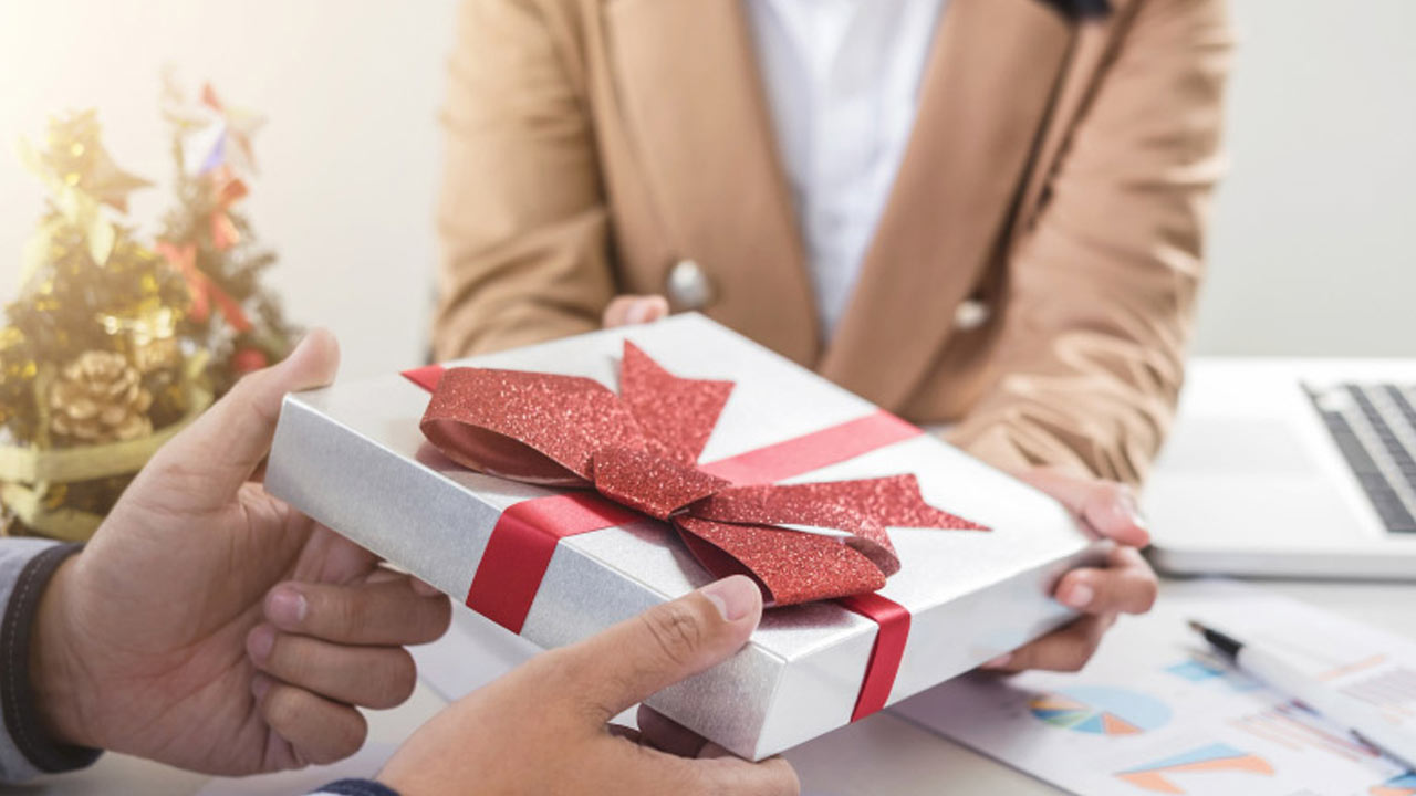 هدایای مناسب برای مدیران و کارآفرینان کسب‌وکارها